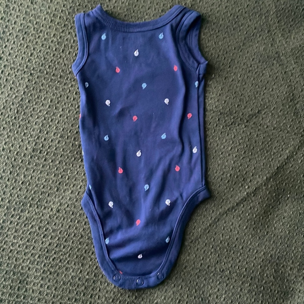 Carter’s 3 Piece Set - 0-3 Month Boy - Picture 5 of 9